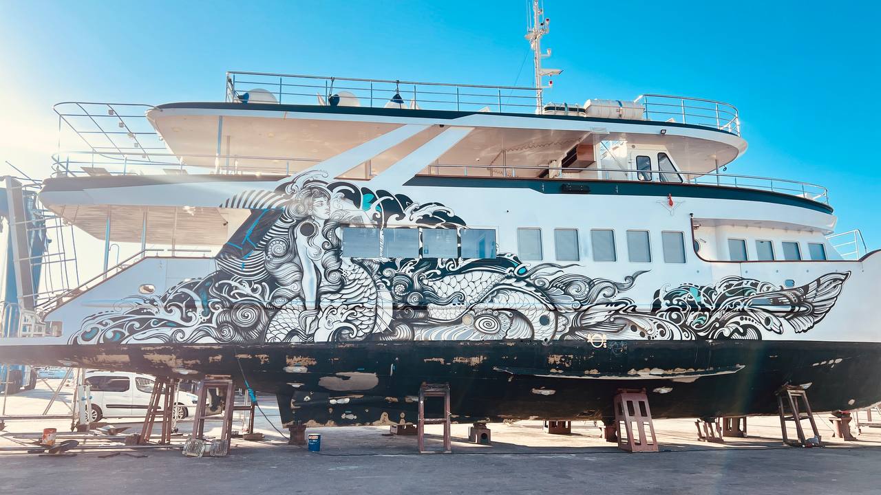 Large mural painted on a yacht